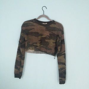 camo crop top